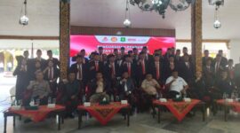 Sesi foto bersama Pengurus DPC PKDI Kabupaten Sumenep Masa Bhakti 2025-2030 (Foto:Klik Times). 