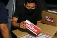 Pengiriman Rokok Ilegal New Humer Diduga Dikirim Melalui Travel Pribadi, Merambah ke Jabodetabek (Foto Ilustrasi:AI). 