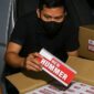 Pengiriman Rokok Ilegal New Humer Diduga Dikirim Melalui Travel Pribadi, Merambah ke Jabodetabek (Foto Ilustrasi:AI). 