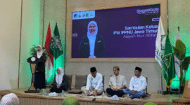 Para peserta Hangout Media IPPNU Jatim antusias mengikuti sesi pelatihan dakwah digital di Pesantren Digipreneur Al-Yasmin Surabaya (Foto:Lukman). 