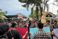 Hasyim Khafani saat tampil berorasi (Foto:Klik Times). 