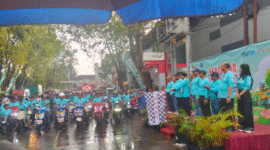 Bupati Sumenep Achmad Fauzi bersama PLN melepas peserta konvoi sepeda listrik sebagai simbol dimulainya Madura EV Day 2025. (Foto:Klik Times). 