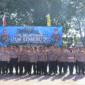 Kapolres Sumenep AKBP Rivanda S.I.K. memimpin Apel Gelar Pasukan Operasi Patuh Semeru 2025 di Mapolres Sumenep (Foto:Humas). 