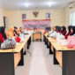 Peserta DWP Bappeda Sumenep antusias mengikuti pelatihan ecoprint di Aula Bappeda (Foto:Klik Times). 