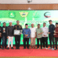 Wakil Bupati Sumenep KH Imam Hasyim berfoto bersama Ketua Forpam, Bea Cukai, Penasehat Paguyuban dan Pimpinan Asosiasi Media usai pelaksanaan FGD di Pendopo Agung. (Foto:Klik Times). 