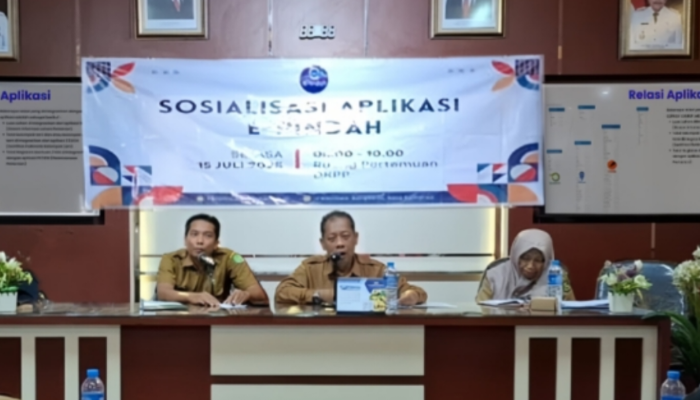 Kepala DKPP Sumenep, Chainur Rasyid, saat memaparkan fitur aplikasi E-Pindah dalam kegiatan sosialisasi di Ruang Pertemuan Sahabat Tani (Foto: Klik Times). 