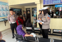 Satlantas Polres Sumenep bersama PT Jasa Raharja Gelar Kampanye Lalu Lintas di KB Samasat Setempat (Foto:Klik Times). 