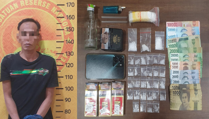 Pria berinisial MZ (49) diamankan Satresnarkoba Polres Sumenep bersama 31 poket sabu seberat 12,01 gram yang disita dari kediamannya di Desa Aeng Panas, Kecamatan Pragaan (Foto:Humas). 