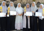 Ketua Yayasan Ar-Rahman Apresiasi Siswi Berprestasi di Ajang Universitas Annuqayah