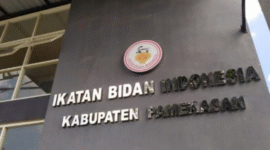 Anggota IBI Pamekasan mempertanyakan transparansi laporan keuangan pengurus sebelumnya yang dinilai tidak sesuai dengan sumber pendapatan organisasi. (Foto:Klik Times). 