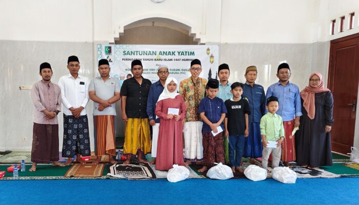 Peringati 10 Muharram, KAHMI Guluk-Guluk dan YIC Madura Santuni Puluhan Anak Yatim