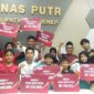Para pemenang Soekarno Fun Run 2025 swafoto bersama usai berhasil meraih juara di berbagai kategori usia (Foto:Klik Times). 