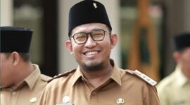 Joni Junaidi, Kades Sapeken, (Foto/Klik Times). 