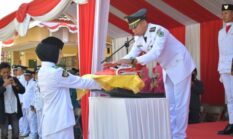 FORKOPIMCAM Galis Gelar Upacara HUT ke-80 RI di SMA Negeri 1 Galis Pamekasan