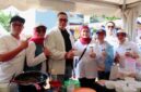 Nova Harivan Paloh membuka Pesta Rakyat dan Bazar UMKM di Jagakarsa, Jakarta Selatan. (Foto/Klik Times). 