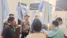 Pelaku diamankan polisi dan menjalani perawatan di RSUD Sumenep. (Foto/Klik Times). 