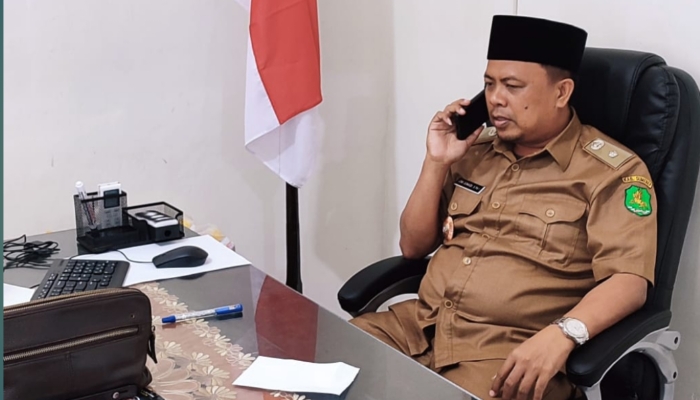 Kades Sapeken, Joni Junaidi (Foto/Klik Times). 