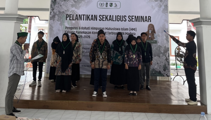 Suasana pelantikan pengurus HMI Komisariat Tarbiyah UIN MADURA periode 2025–2026 di Pendopo Wakil Bupati Ronggosowati Pamekasan. (Foto/Klik Times). 