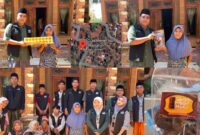 Mahasiswa KKN Posko 23 Universitas PGRI Sumenep dampingi produksi gula merah di Desa Jadung. Foto/Klik Times. 