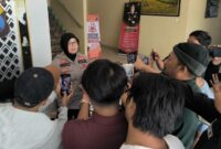 Kasi Humas Polres Sumenep, Akp Widiarti saat di konfirmasi sejumlah Jurnalis terkait Penemuan Bayi. Foto/Klik Times. 