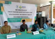 Mahasiswa KKN Universitas Annuqayah Gelar Workshop Inovasi Daur Ulang Sampah Plastik Jadi Paving di Desa Sotaber
