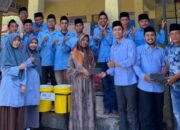 Mahasiswa KKN Universitas Annuqayah Olah Limbah Plastik Jadi Paving Block di Desa Bicorong Pamekasan