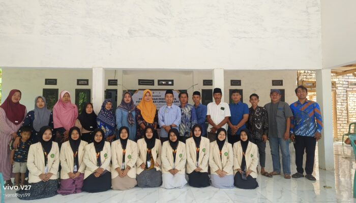 Seminar dan Pelatihan Coconut Waste Management, KKN UA Bangun Kesadaran Green Economy di Paloklo’an Gapura