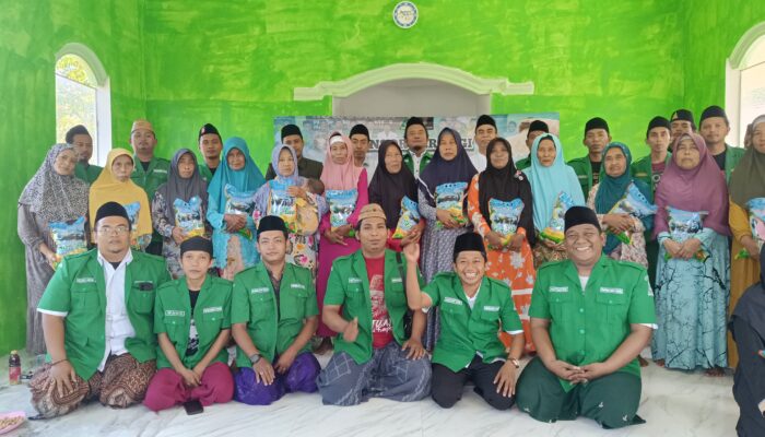 Kolaborasi dengan Haswal Grup, PAC GP Ansor Lenteng Salurkan 500 Sak Beras untuk Warga Kurang Mampu