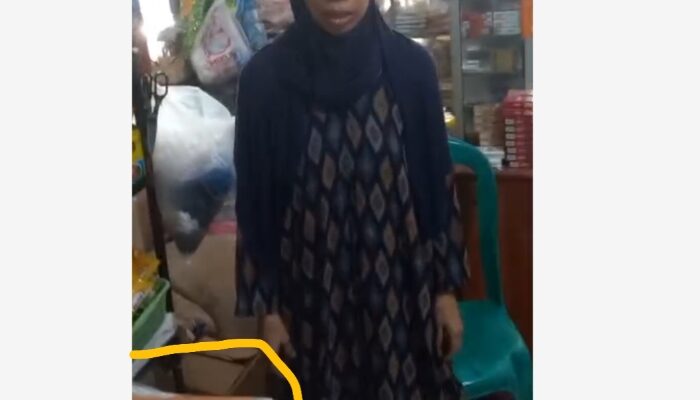 Viral ! Klarifikasi Emak-emak di Pamekasan, Muncul Rokok Merek Genesis Diduga Ilegal