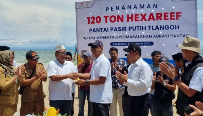 PHE WMO Tanam 120 Ton Hexa Reef di Pantai Pasir Putih Tlangoh untuk Cegah Abrasi dan Dorong Ekowisata