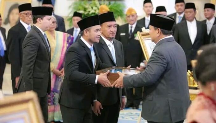 Presiden Prabowo Subianto Anugerahkan Gelar Pahlawan Nasional untuk Syaikhona Kholil Bangkalan