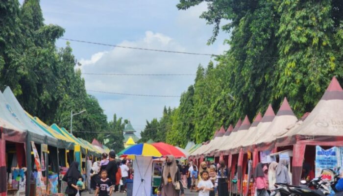 Pasar Minggu Taman Adipura Sumenep Dipadati Ribuan Warga, UMKM Raup Omzet Berlipat