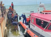 Tongkang Bermuatan CPO Bocor dan Kandas di Pulau Giliyang, Lima Awak Diselamatkan