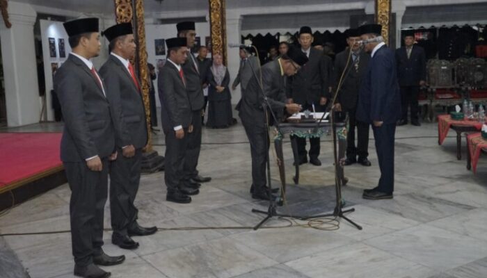 Bupati Sumenep Resmi Melantik Lima Komisioner Komisi Informasi Periode 2025–2029