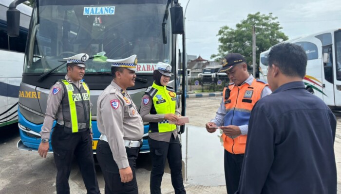Satlantas Polres Sumenep Lakukan Ramp Check Angkutan Umum Jelang Idul Fitri 1447 H