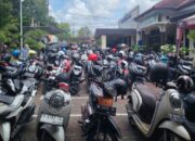 Jelang Ramadan, Samsat Sumenep Dipadati Warga Urus Administrasi Kendaraan