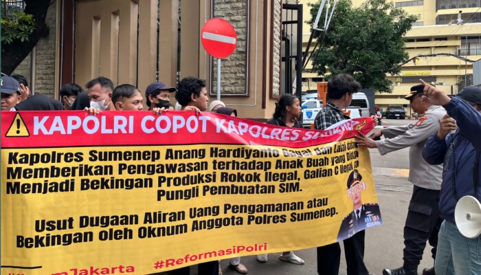 IKMM Jakarta Demo di Mabes Polri, Desak Copot Kapolres Anang Terkait Dugaan Bekingan Praktik Ilegal di Sumenep