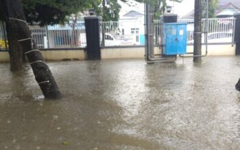 Hujan Lebat Picu Genangan, Warga Minta Drainase RSUD Sumenep Dibenahi