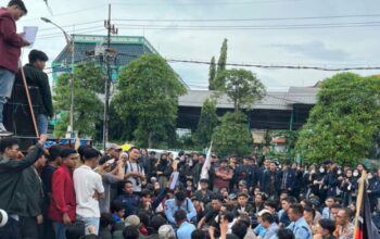 Aliansi BEM Nusantara Jatim Demo di DPRD, Soroti Represivitas dan Dugaan Militerisme