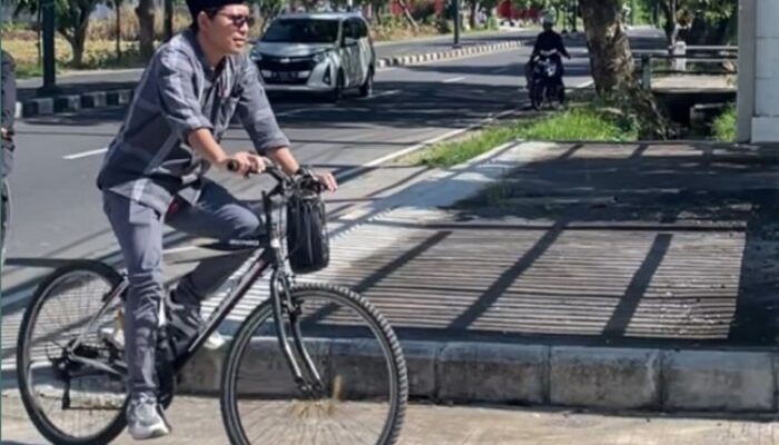 Fraksi PDIP DPRD Sumenep Pilih Gowes ke Kantor, Gerakan Hemat BBM Mulai di Gas