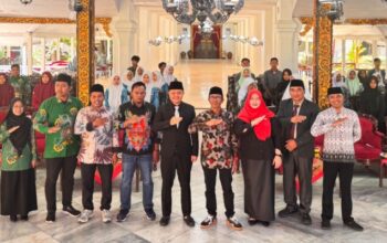 100 Pelajar Belajar Membatik di Madura Batik Festival Sumenep
