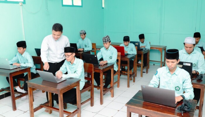 SMK Raudlatul Mutaalimien Probolinggo Padukan Teknologi dan Pendidikan Pesantren