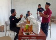 Bulog Kancab Madura Salurkan Bantuan Pangan ke 1.174 KK di Desa Ambat, Pamekasan