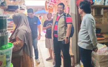 Bulog Madura dan Satgas Pangan Turun ke Pasar Kolpajung, Pastikan Harga Beras Tetap Terkendali