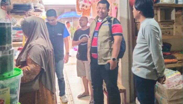 Bulog Madura dan Satgas Pangan Turun ke Pasar Kolpajung, Pastikan Harga Beras Tetap Terkendali