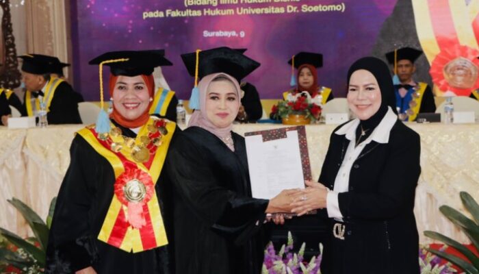 Dikukuhkan Jadi Guru Besar Unitomo, Prof Sri Astutik Desak Rekonstruksi Hukum Bank Digital