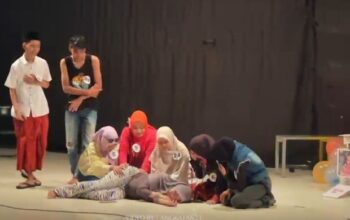 Mahasiswa TBIN UIN Madura Sulap Naskah Absurd Putu Wijaya Jadi Tontonan Pecah