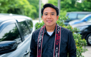 Politik Desa Di Era Media Homeless: Ketika Ruang Publik Desa Berpindah Ke Genggaman Tangan