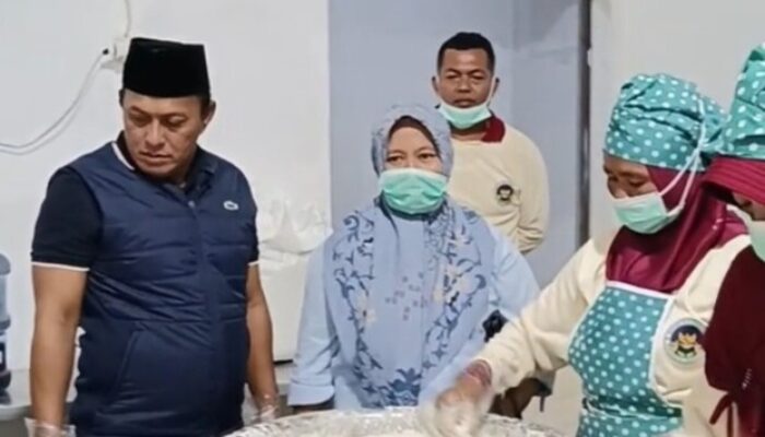 Sidak Dapur MBG di Pamekasan, Ketua Satgas Terekam Masuk Area Produksi Tanpa Masker