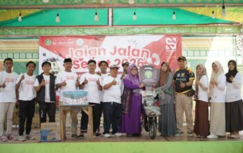 Jalan Sehat Meriahkan Pembukaan HIDAR ke-58 di Ponpes Darul Ulum Lenteng Barat